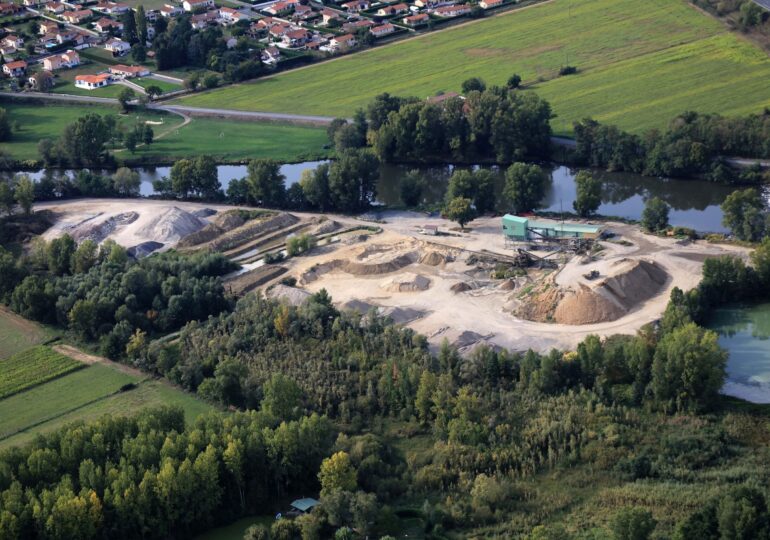 Carrière d'alluvionnaire à Bouthéon