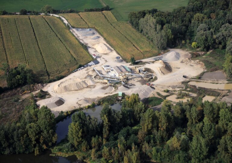 Carrière d'alluvionnaire à Veauchette