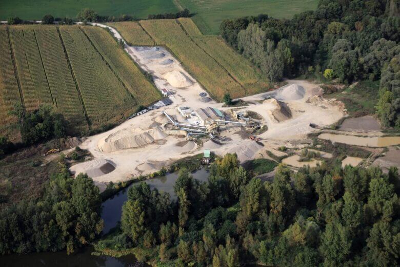 Carrière d'alluvionnaire à Veauchette